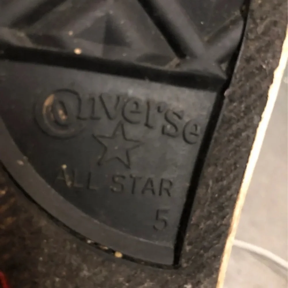 Pink Converses - Picture 2 of 2